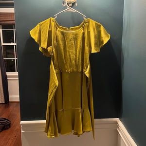 GB girls dress size 12 pretty yellow/green color with bow to tie in front